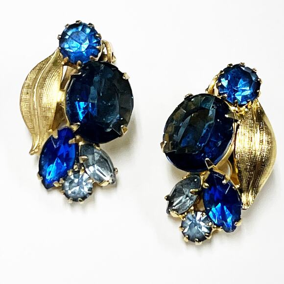 Vintage Blue Stone Cluster Clip Earrings - Picture 1 of 5